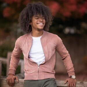 Meet your Posher, DeJuan